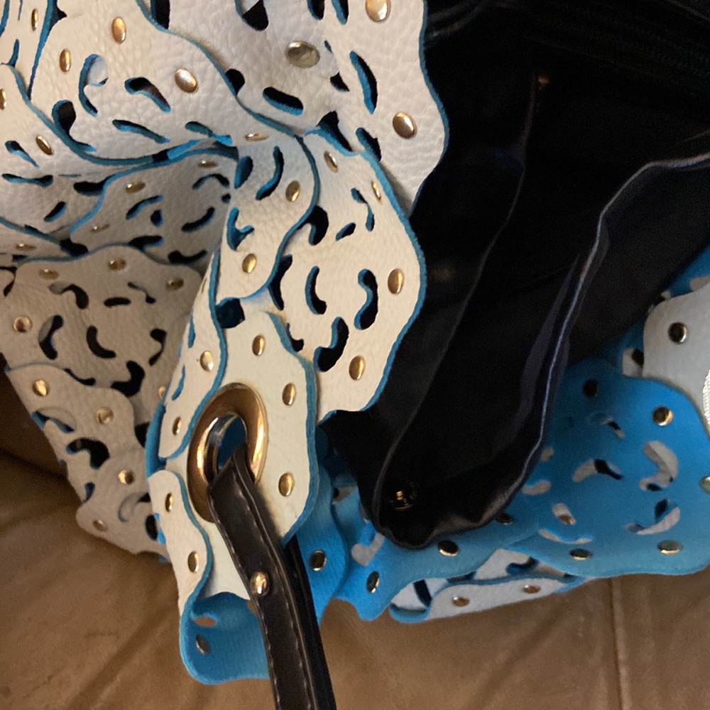 🤍 Studded turquoise and cream tote bag - Picture 9 of 13